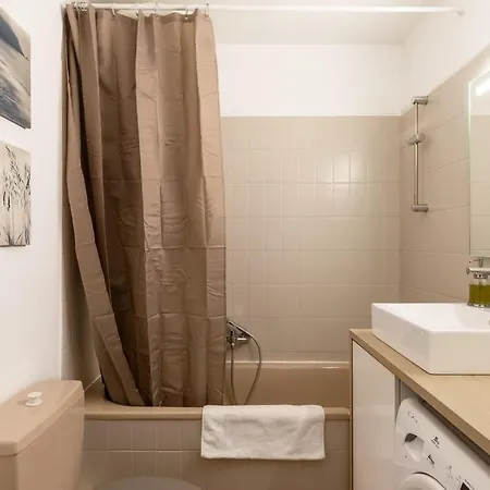 Apartman Travel Homes - The Trifel, 2min Walk Little Venice *