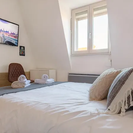 Travel Homes - The Trifel, 2min Walk Little Venice Apartman *